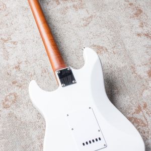 Bacchus Stratocaster HSS BSH-750 RSM Blanco
