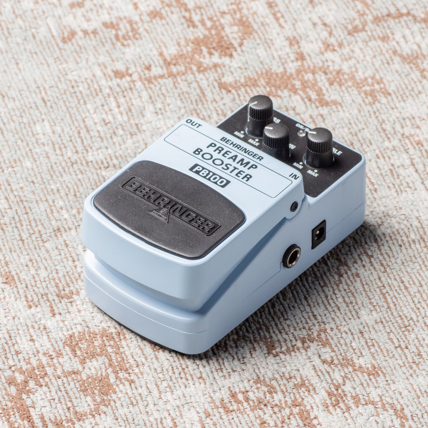 Behringer Preamp Booster PB100 Fanatic Guitars