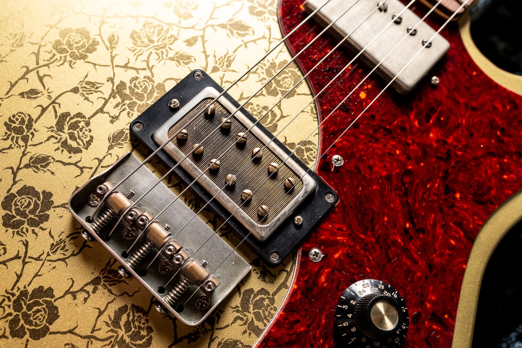 Echopark Clarence Detroit Gold Rose