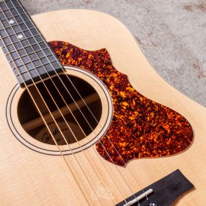 Godin Metropolis Classic QIT Natural B-Stock #048502000038 Natural