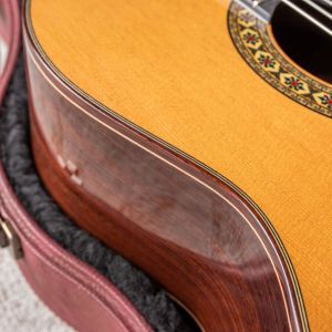 Alhambra Luthier India Montcabrer Laca nitro