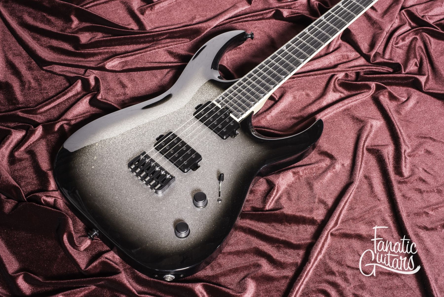 Jackson Misha Mansoor Juggernaut HT 6 Silver Burst Sparkle Fanatic