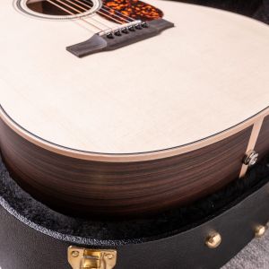 Larrivee LV-03RE Vine Headstock, Moonwood, Nanoflex