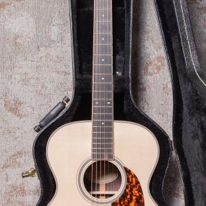 Larrivee OM-40RE Rosewood Shadow Nanoflex & Moonwood