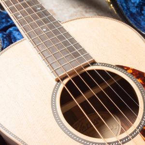 Larrivee T-40 Rosewood Tenor