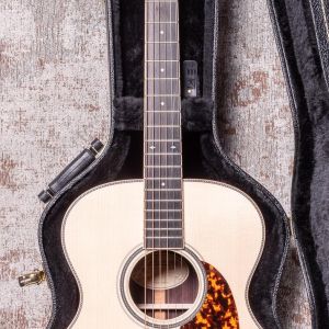 Larrivee OM-40R Rosewood with Alpine Moon Spruce Top