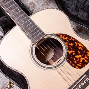 Larrivee OM-40R Rosewood with Alpine Moon Spruce Top