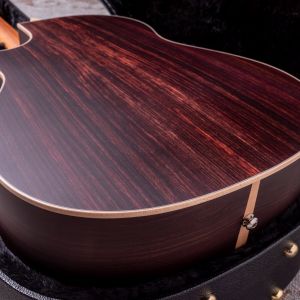 Larrivée C-03R-TE Tommy Emmanuel Custom