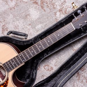 Larrivée C-03R-TE Tommy Emmanuel Custom