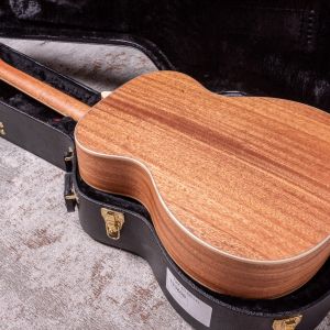 Larrivée OM-40 Mahogany with Stage Pro Element