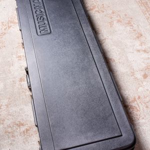 Music Man Estuche Bajo B-Stock