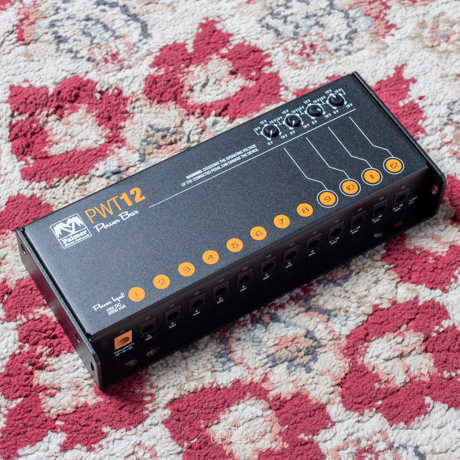 Alimentatore Pedaliera PWT 12 MK2 - 12 Uscite Isolate, 2000mA, Per Effetti Chitarra