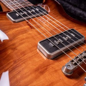 Patrick Eggle Macon Double Cut P90 Natural Centre, Walnut Burst