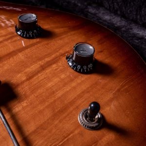 Patrick Eggle Macon Double Cut P90 Natural Centre, Walnut Burst