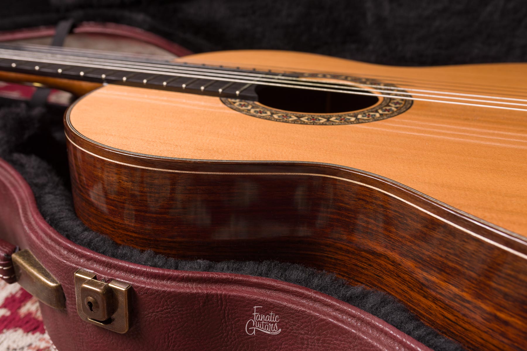 Alhambra Luthier India Montcabrer Goma-Laca Entera #2127 Segunda Mano