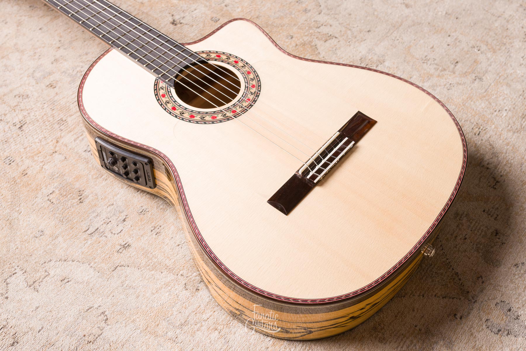 Antonio de Toledo ATF-17 EB CUT Flamenco Guitar with Preamp
