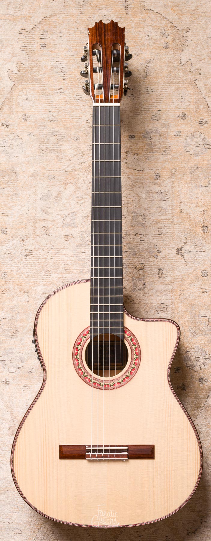 Antonio de Toledo ATF-17 BE CUT Flamenco Guitar with Preamp