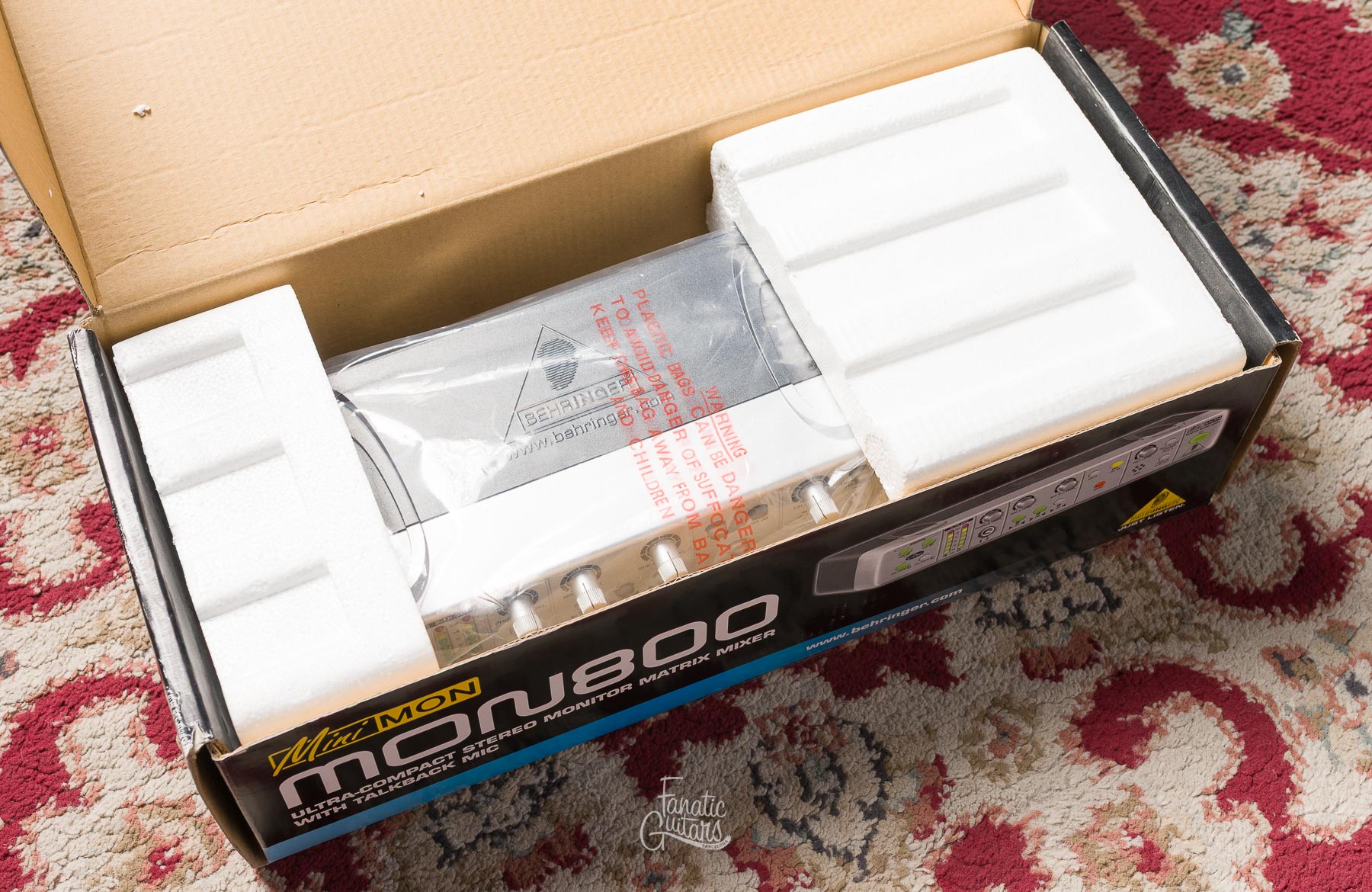 Behringer MiniMON MON800 Mezclador de Monitores