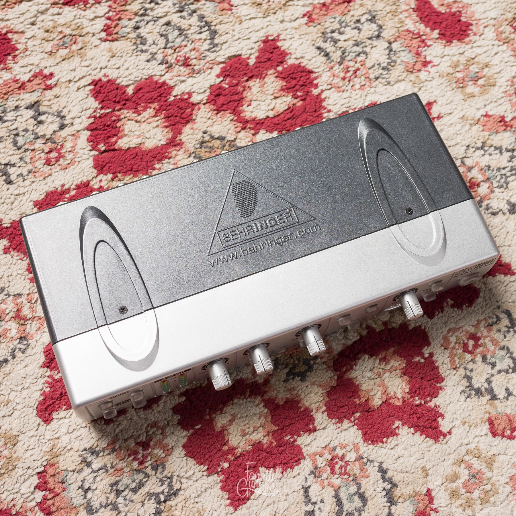 Behringer MiniMON MON800 Mezclador de Monitores