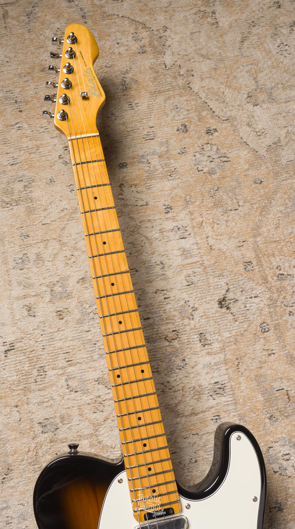 Blade Delta Standard - 2-Tone Sunburst