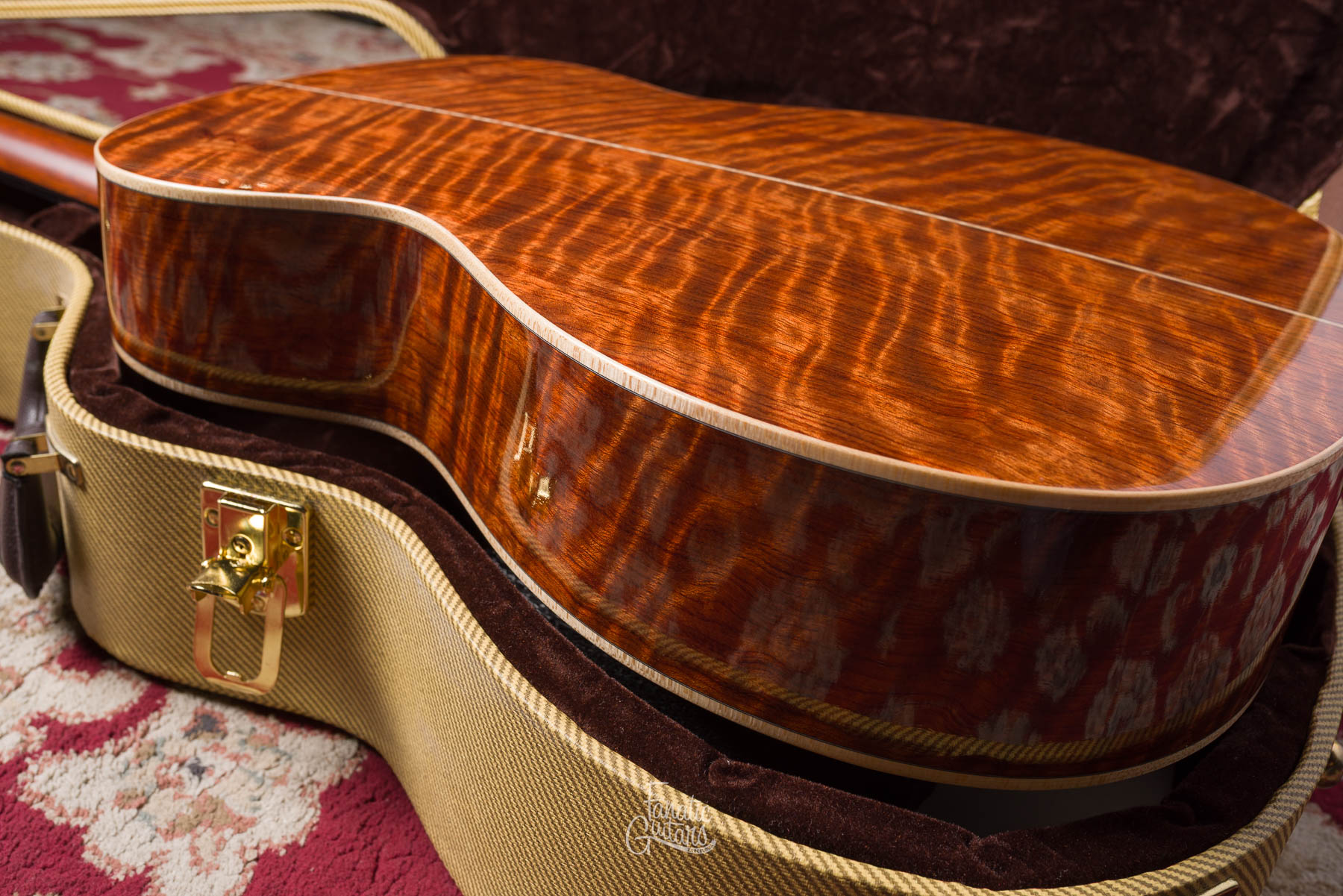 Boucher Studio Goose OM Hybrid - Master Grade Flamed Bubinga #BA-1077-OMH Segunda Mano