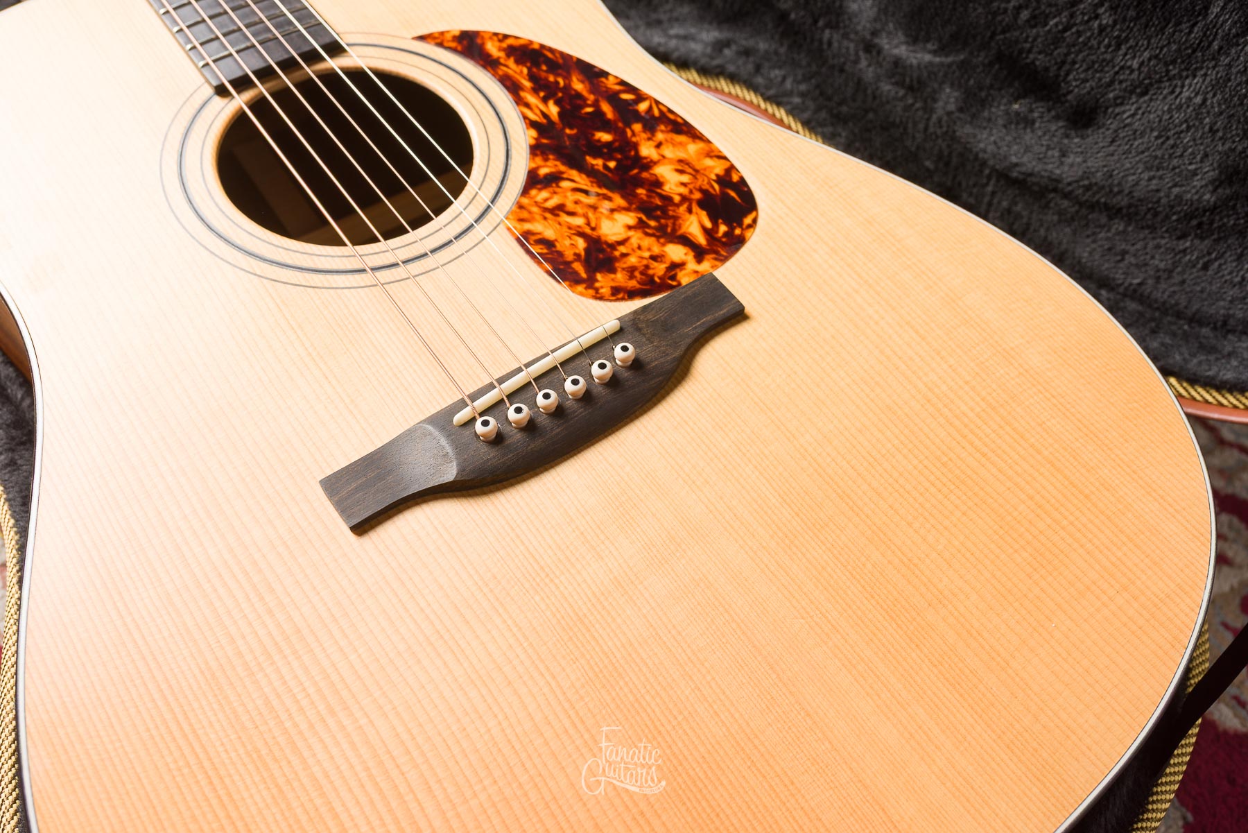 Boucher Genuine Natural Goose Dreadnought #NL1285D Second Hand