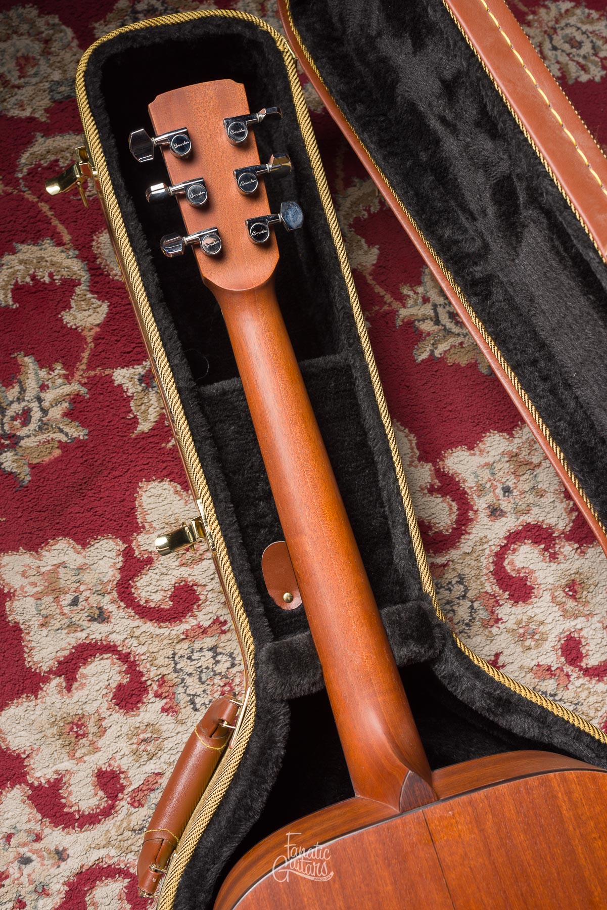 Boucher Genuine Natural Goose Dreadnought #NL1285D Second Hand