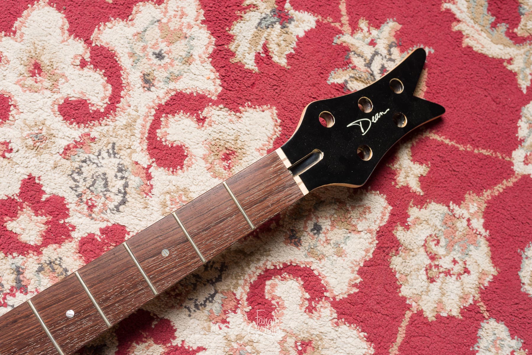 Dean Mástil Bajo 5 Cuerdas Segunda Mano