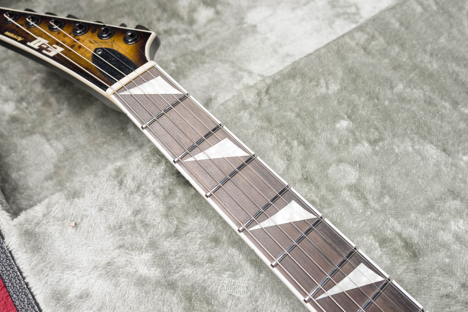 ESP E-II Arrow NT - Nebula Black Burst #ES6152233 Segunda Mano