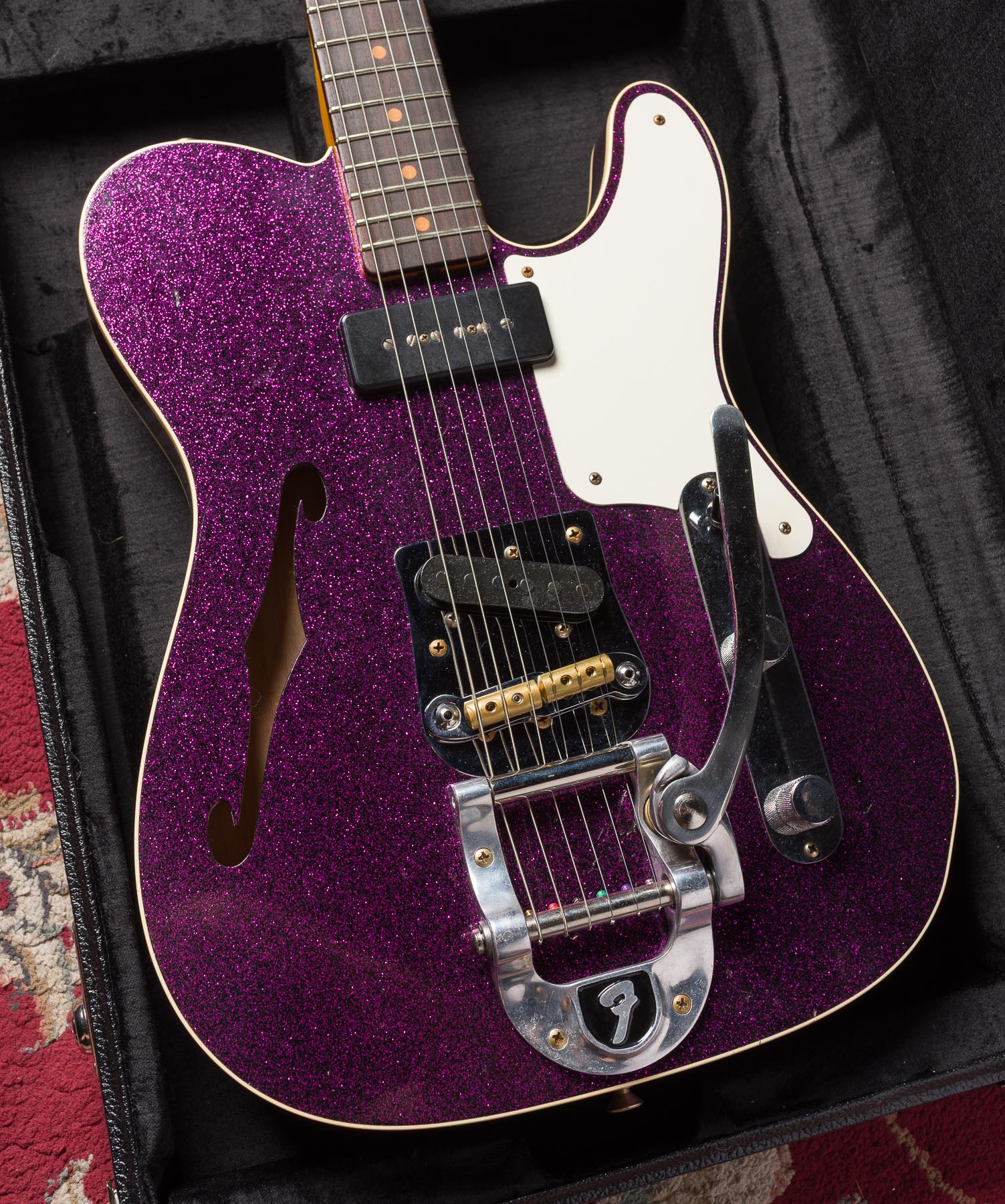 Fender Custom Shop Limited P90 Thinline Journeyman Relic - Magenta Sparkle #CZ580093 Segunda Mano