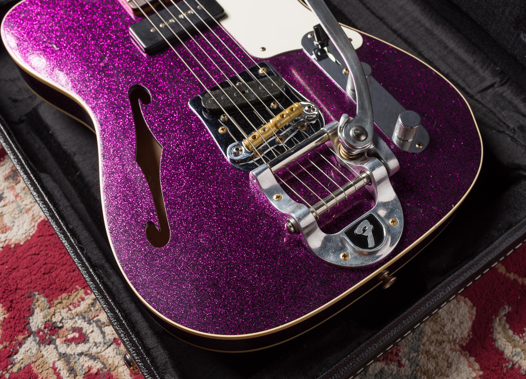 Fender Custom Shop Limited P90 Thinline Journeyman Relic - Magenta Sparkle #CZ580093 Segunda Mano