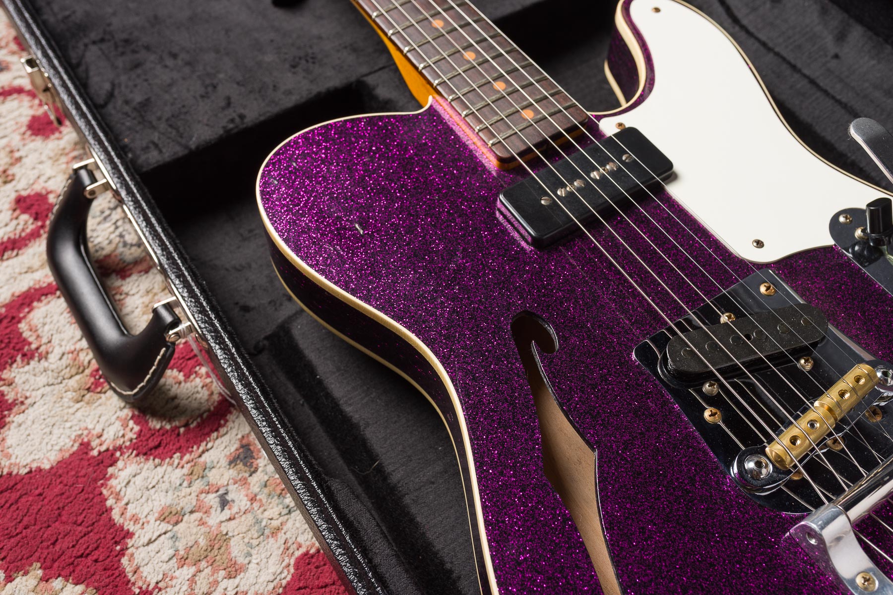 Fender Custom Shop Limited P90 Thinline Journeyman Relic - Magenta Sparkle #CZ580093 Segunda Mano