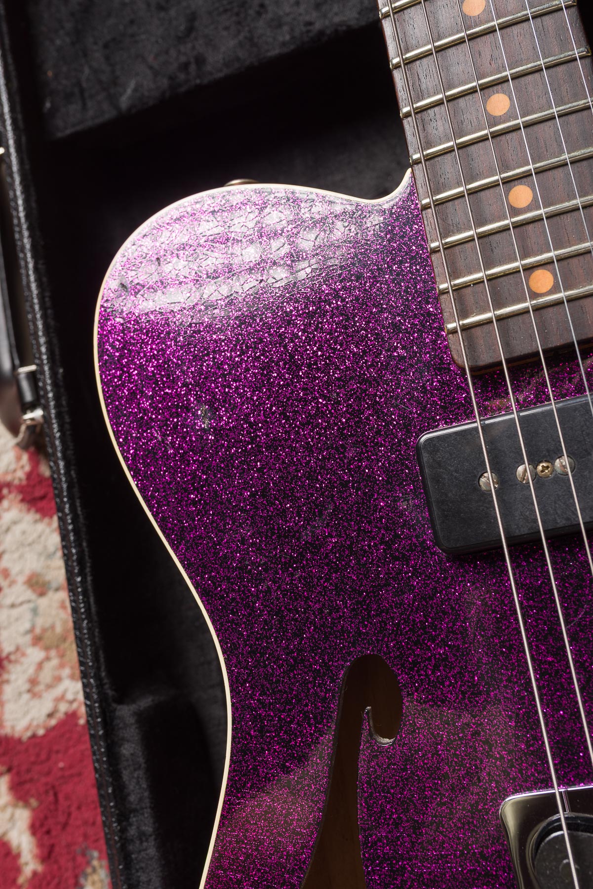 Fender Custom Shop Limited P90 Thinline Journeyman Relic - Magenta Sparkle #CZ580093 Segunda Mano