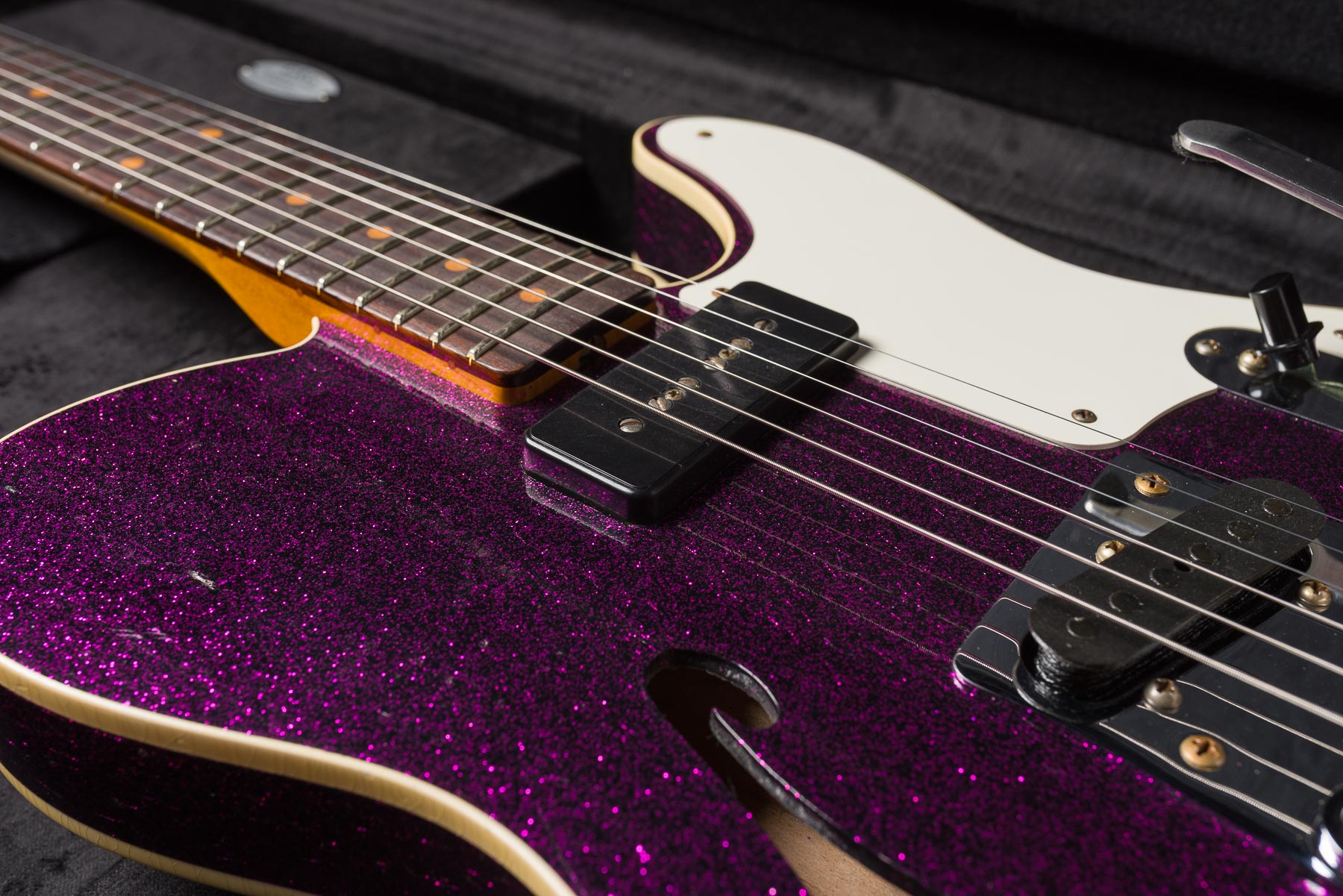 Fender Custom Shop Limited P90 Thinline Journeyman Relic - Magenta Sparkle #CZ580093 Segunda Mano