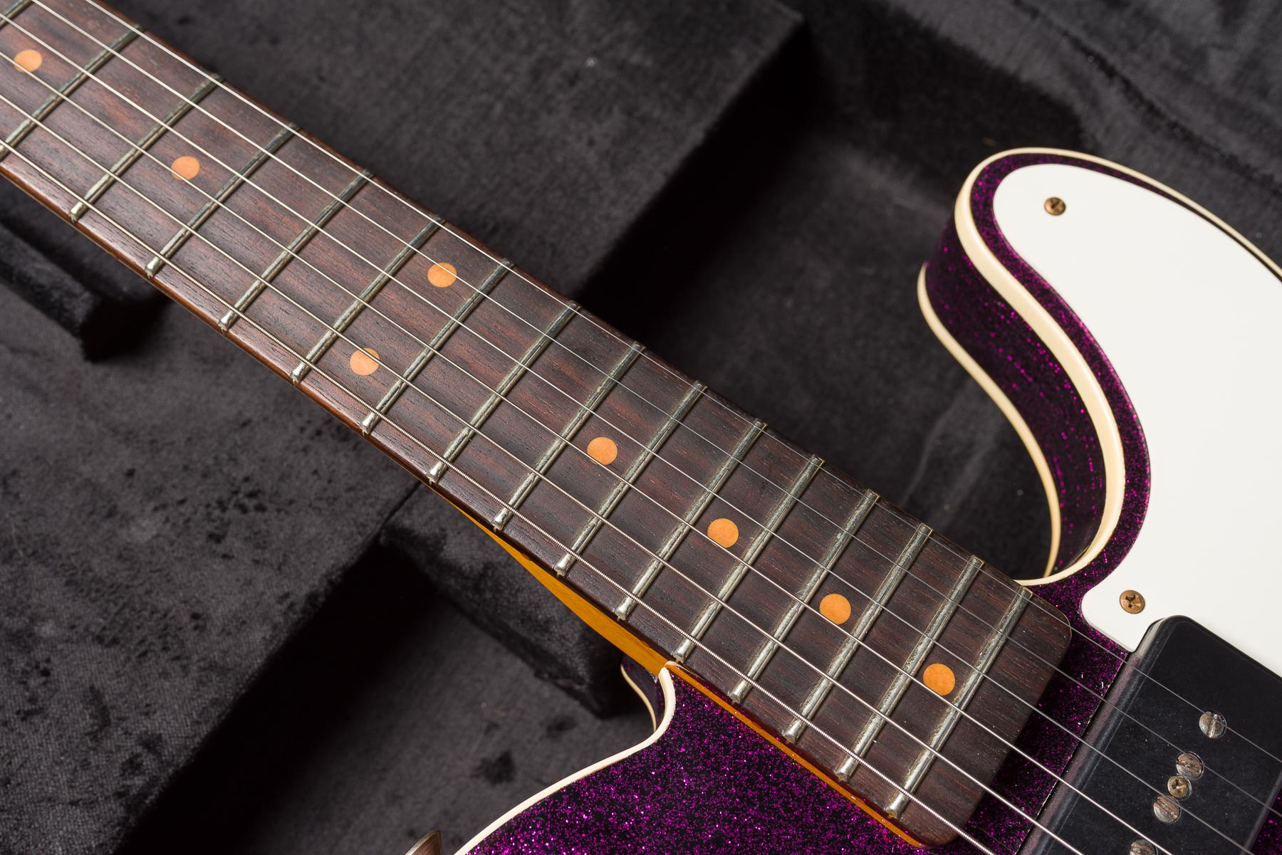 Fender Custom Shop Limited P90 Thinline Journeyman Relic - Magenta Sparkle #CZ580093 Segunda Mano
