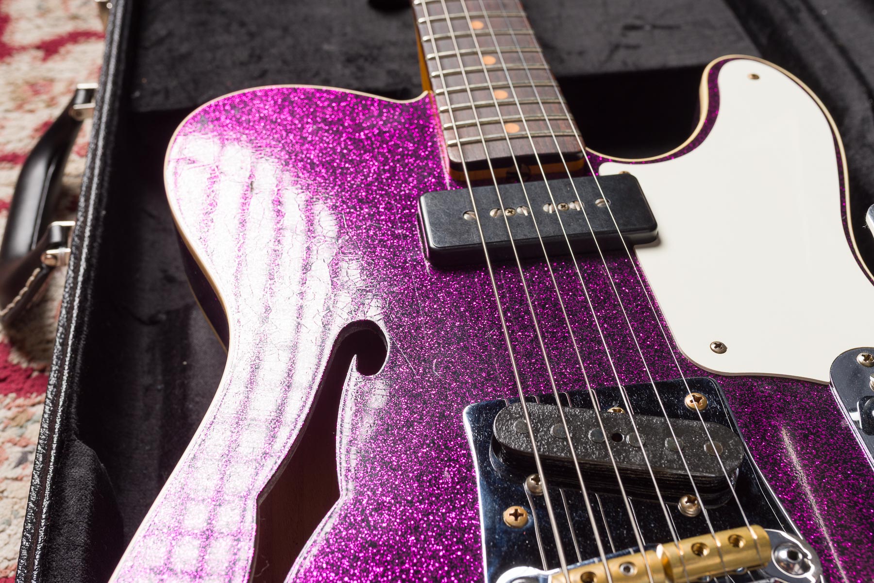 Fender Custom Shop Limited P90 Thinline Journeyman Relic - Magenta Sparkle #CZ580093 Segunda Mano