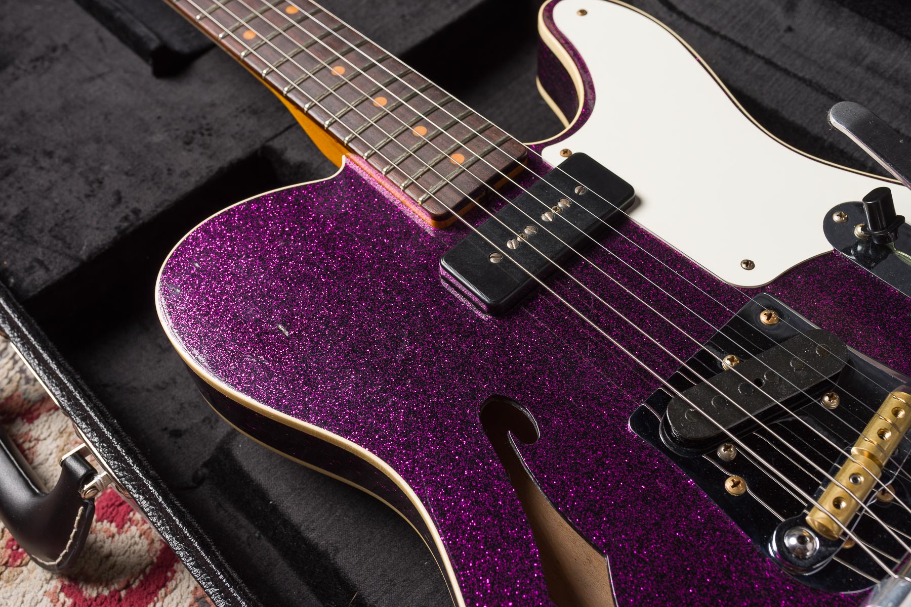 Fender Custom Shop Limited P90 Thinline Journeyman Relic - Magenta Sparkle #CZ580093 Segunda Mano