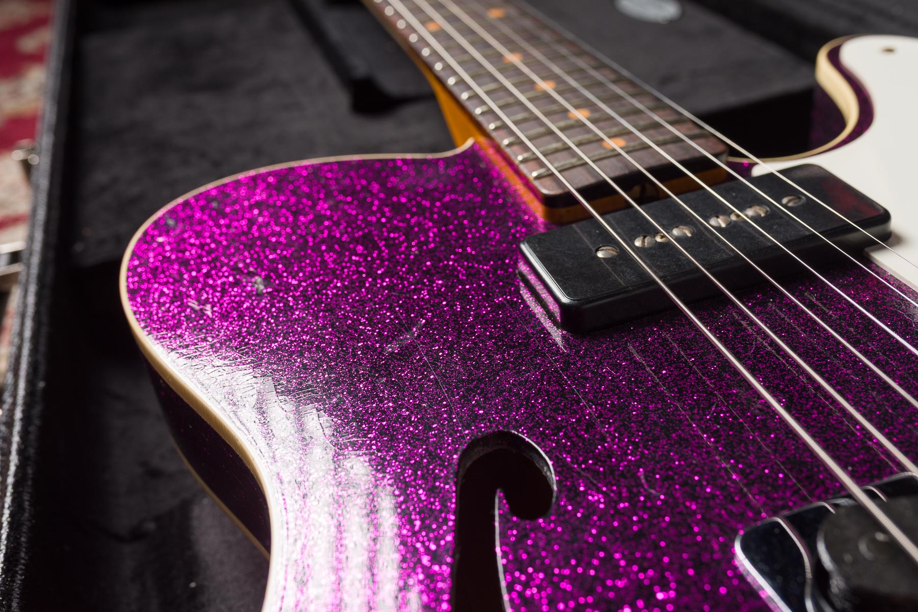 Fender Custom Shop Limited P90 Thinline Journeyman Relic - Magenta Sparkle #CZ580093 Segunda Mano