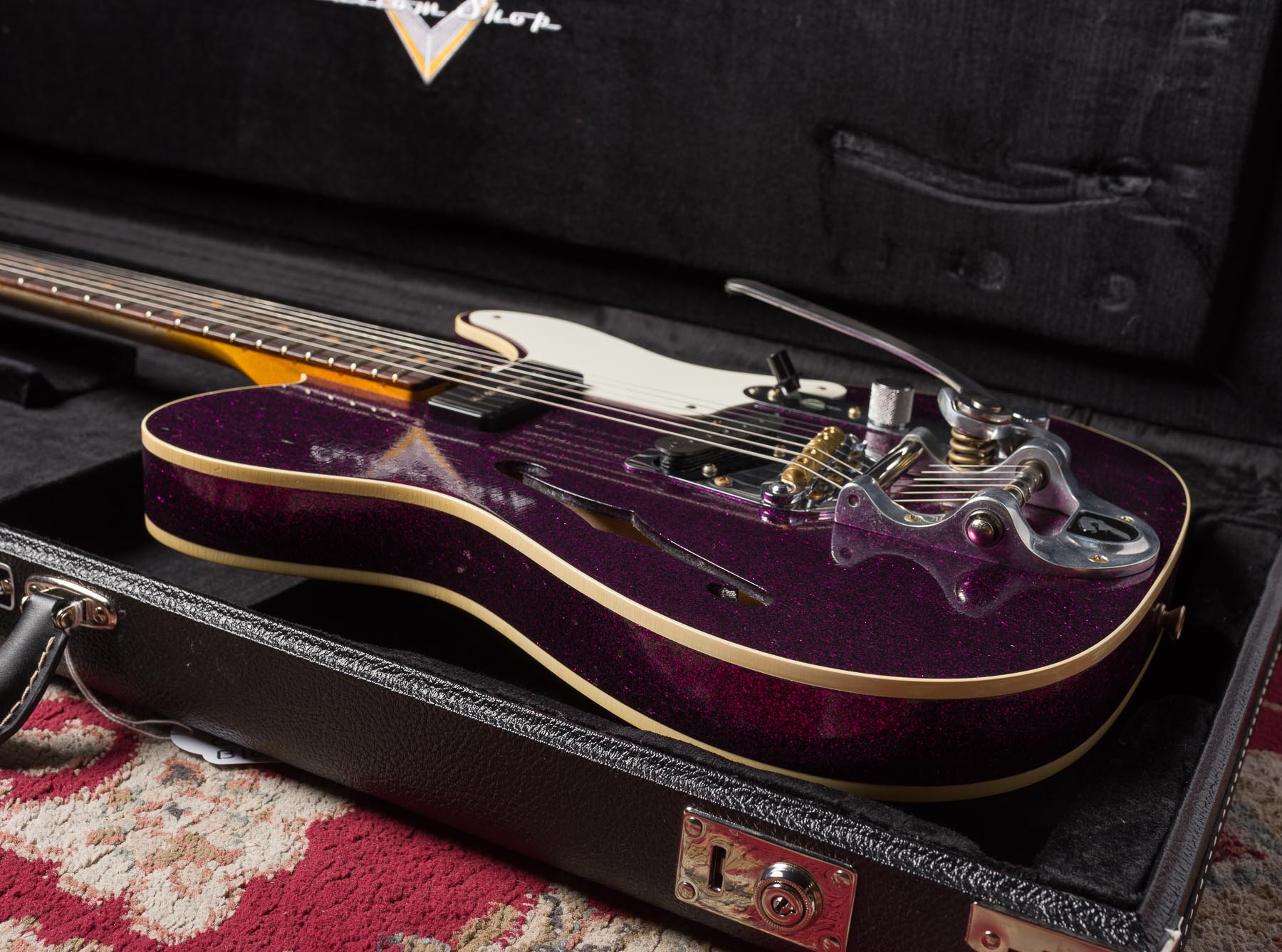 Fender Custom Shop Limited P90 Thinline Journeyman Relic - Magenta Sparkle #CZ580093 Segunda Mano