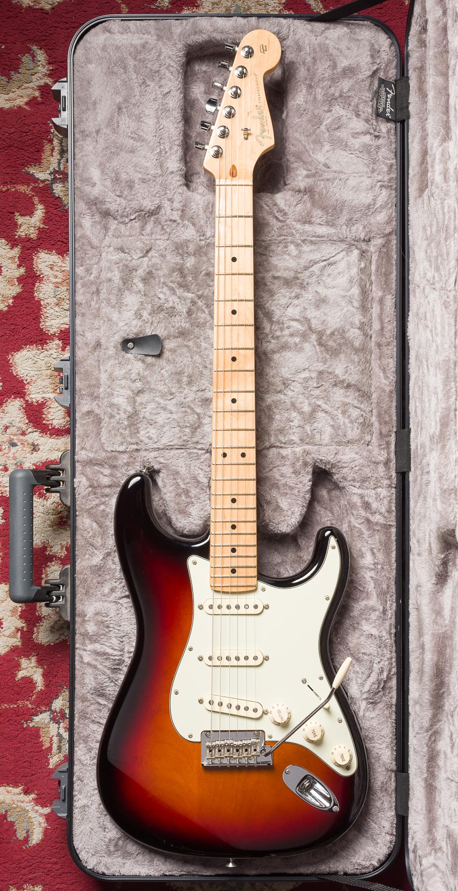 Fender American Professional Stratocaster - 3-Color Sunburst #US16057739 Segunda Mano
