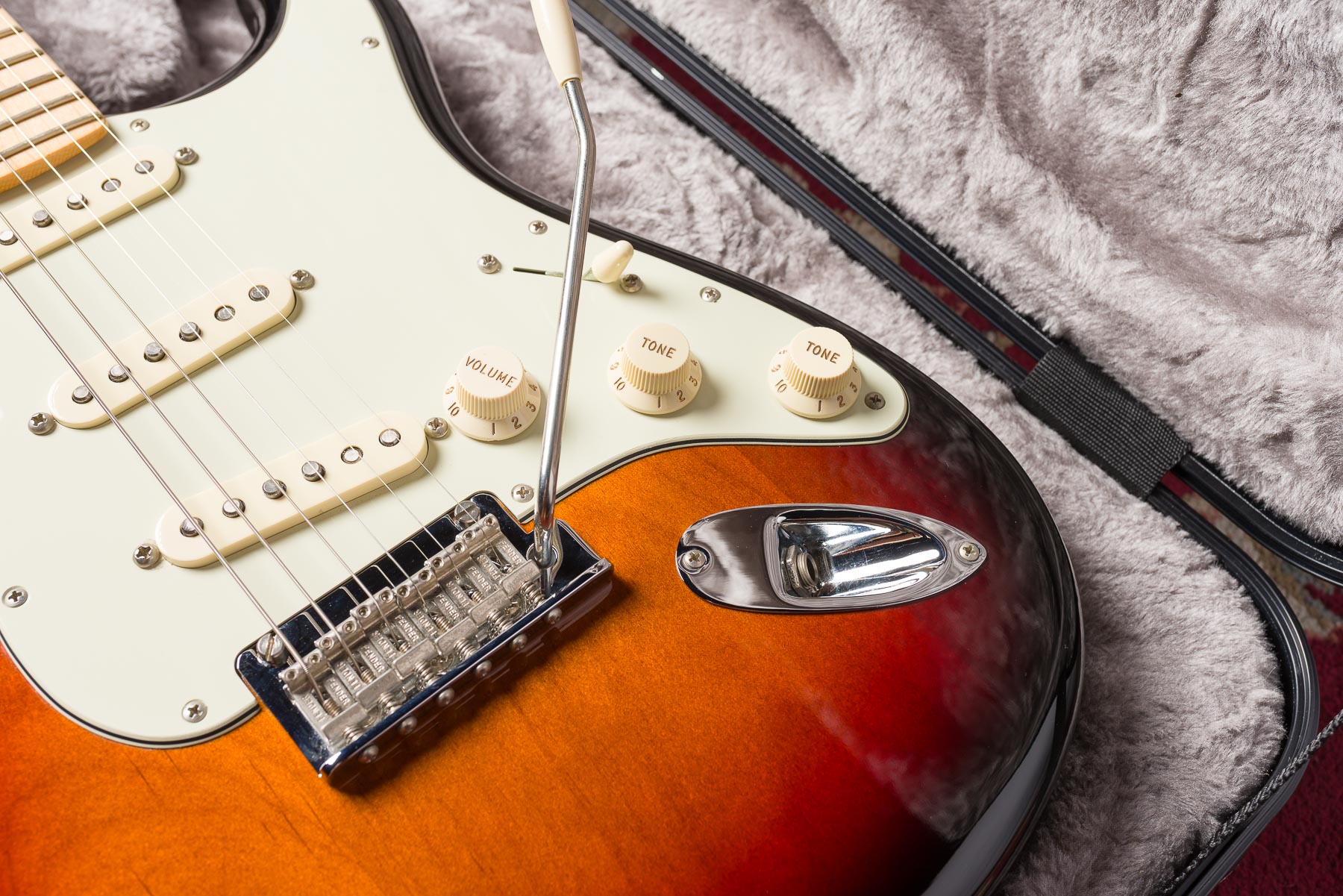 Fender American Professional Stratocaster - 3-Color Sunburst #US16057739 Segunda Mano
