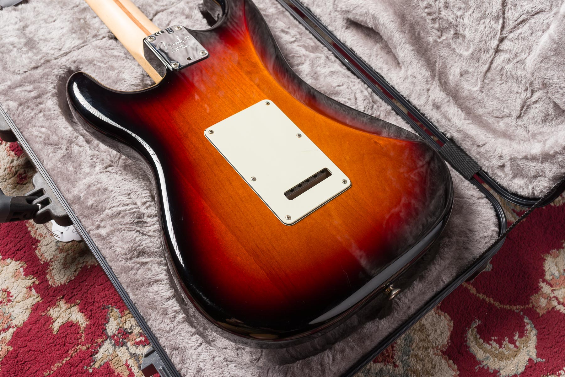 Fender American Professional Stratocaster - 3-Color Sunburst #US16057739 Segunda Mano