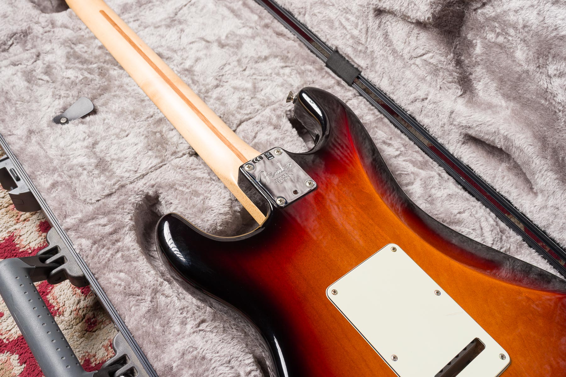 Fender American Professional Stratocaster - 3-Color Sunburst #US16057739 Segunda Mano