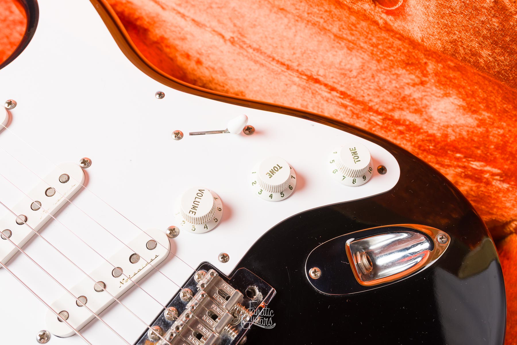 Fender Eric Clapton Stratocaster "Blackie" - Black #US10211880 Segunda Mano