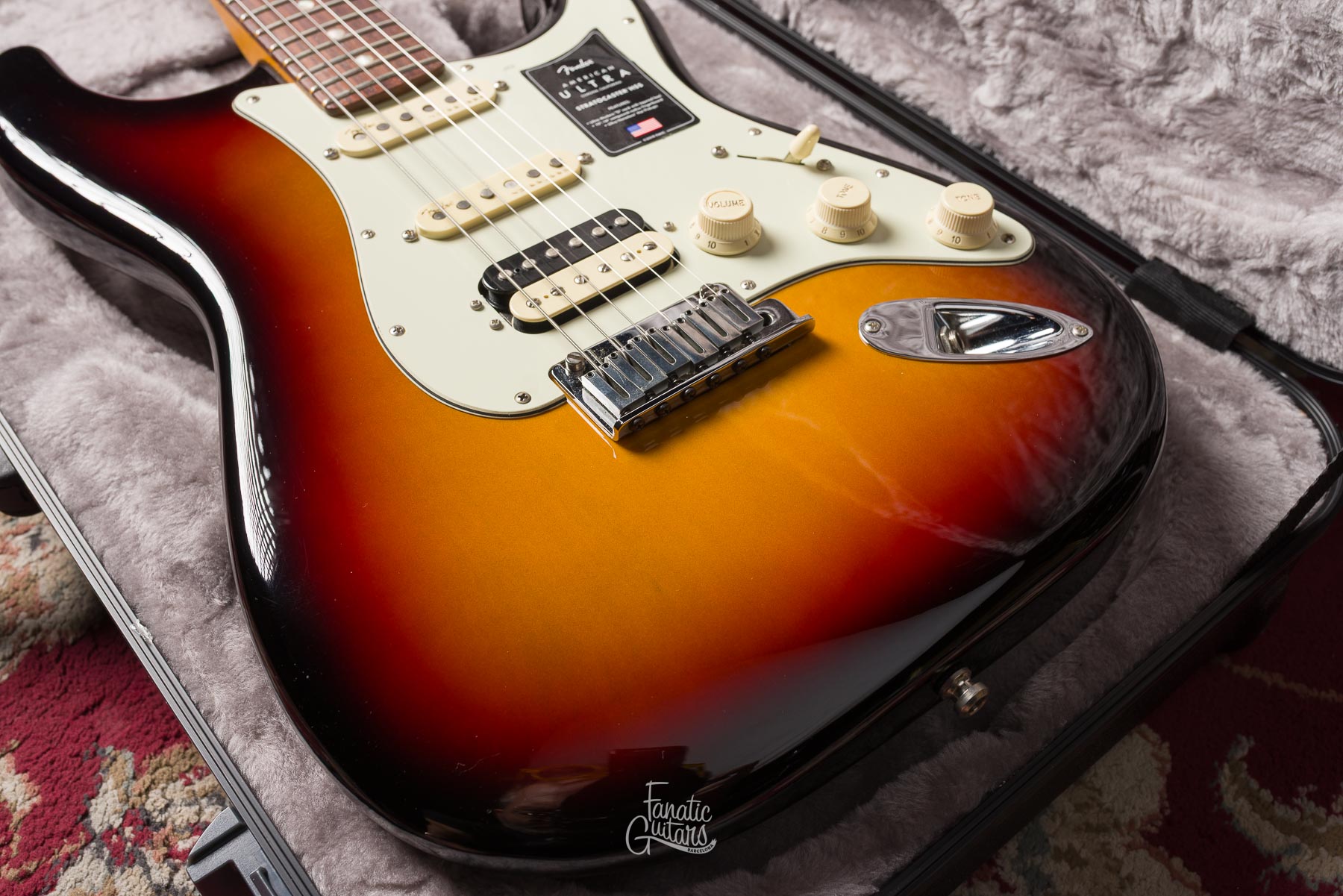 Fender American Ultra Stratocaster HSS - Ultraburst #US22062646 Second Hand