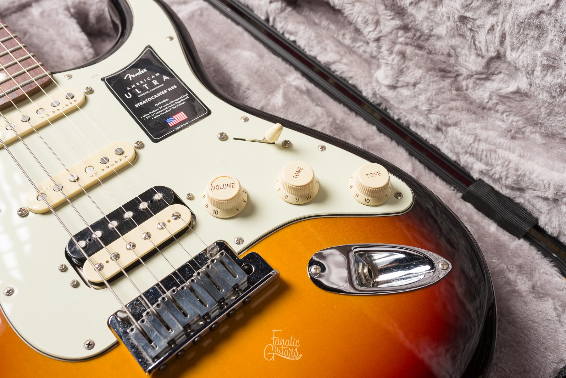 Fender American Ultra Stratocaster HSS - Ultraburst #US22062646 Second Hand