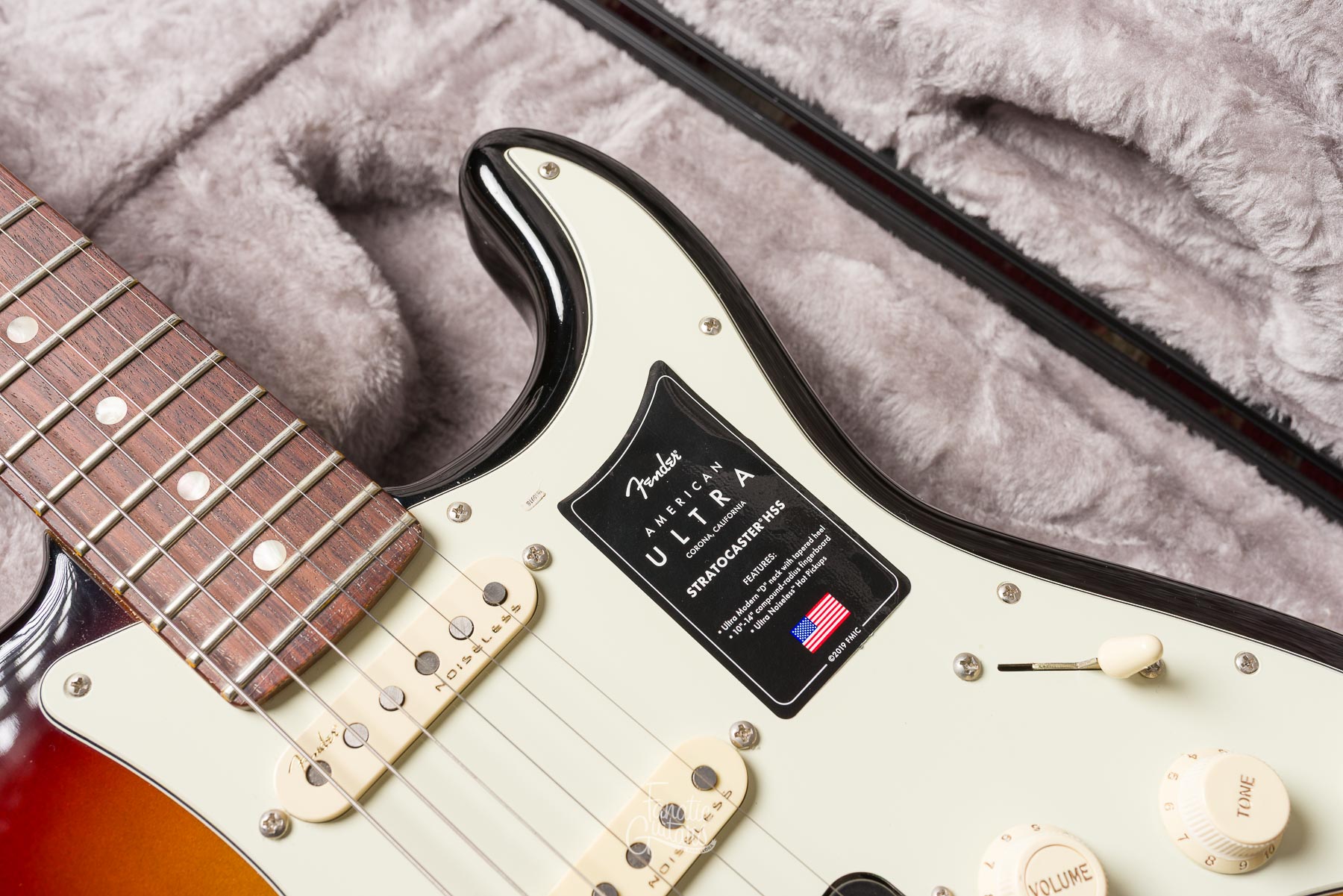 Fender American Ultra Stratocaster HSS - Ultraburst #US22062646 Second Hand