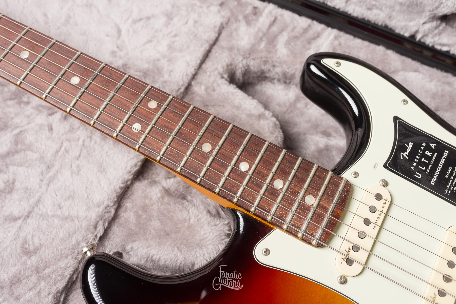 Fender American Ultra Stratocaster HSS - Ultraburst #US22062646 Second Hand