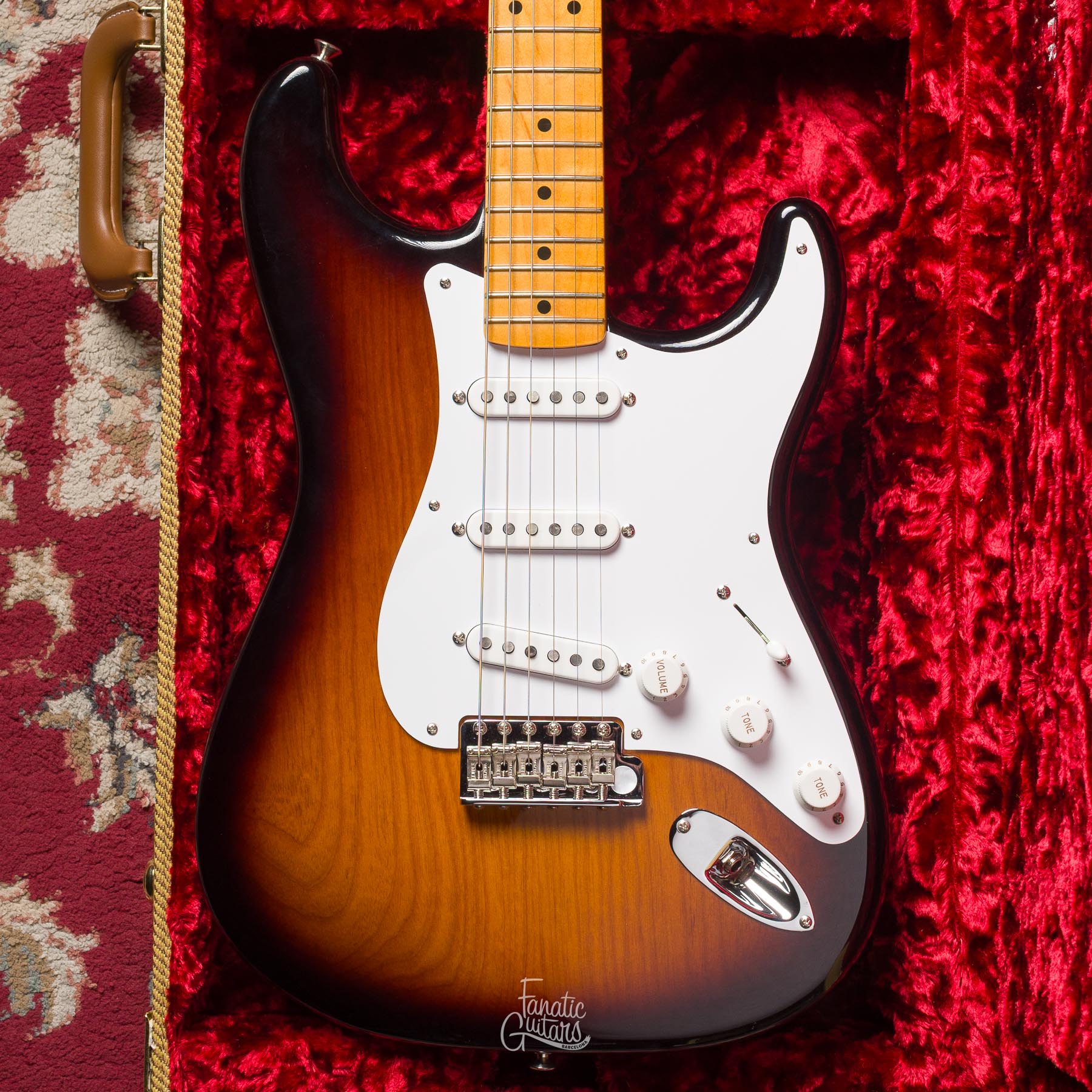 Fender 70th Anniversary American Vintage II 1954 Stratocaster - 2-Color Sunburst