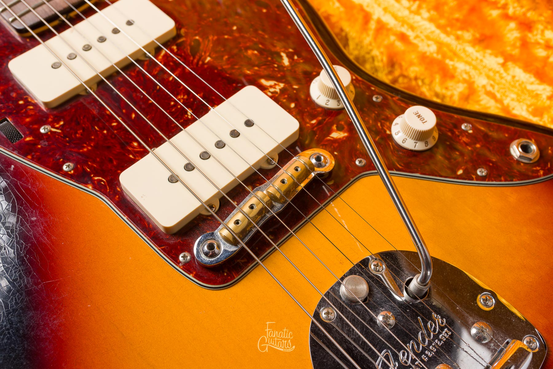 Fender Custom Shop Jazzmaster 62' LCC - 3-Tone Sunburst #R89079 Segunda Mano